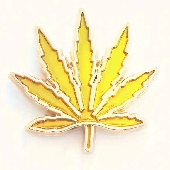 LEAF PIN Set of 3 Charm Bag Metal Enamel Backpack Boho Raggae Style Ganja GIFT - Picture 3 of 5